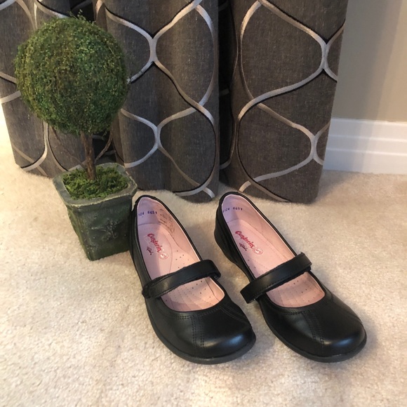 New Girls Condorin Black Shoes -Size 33 - 1.5
